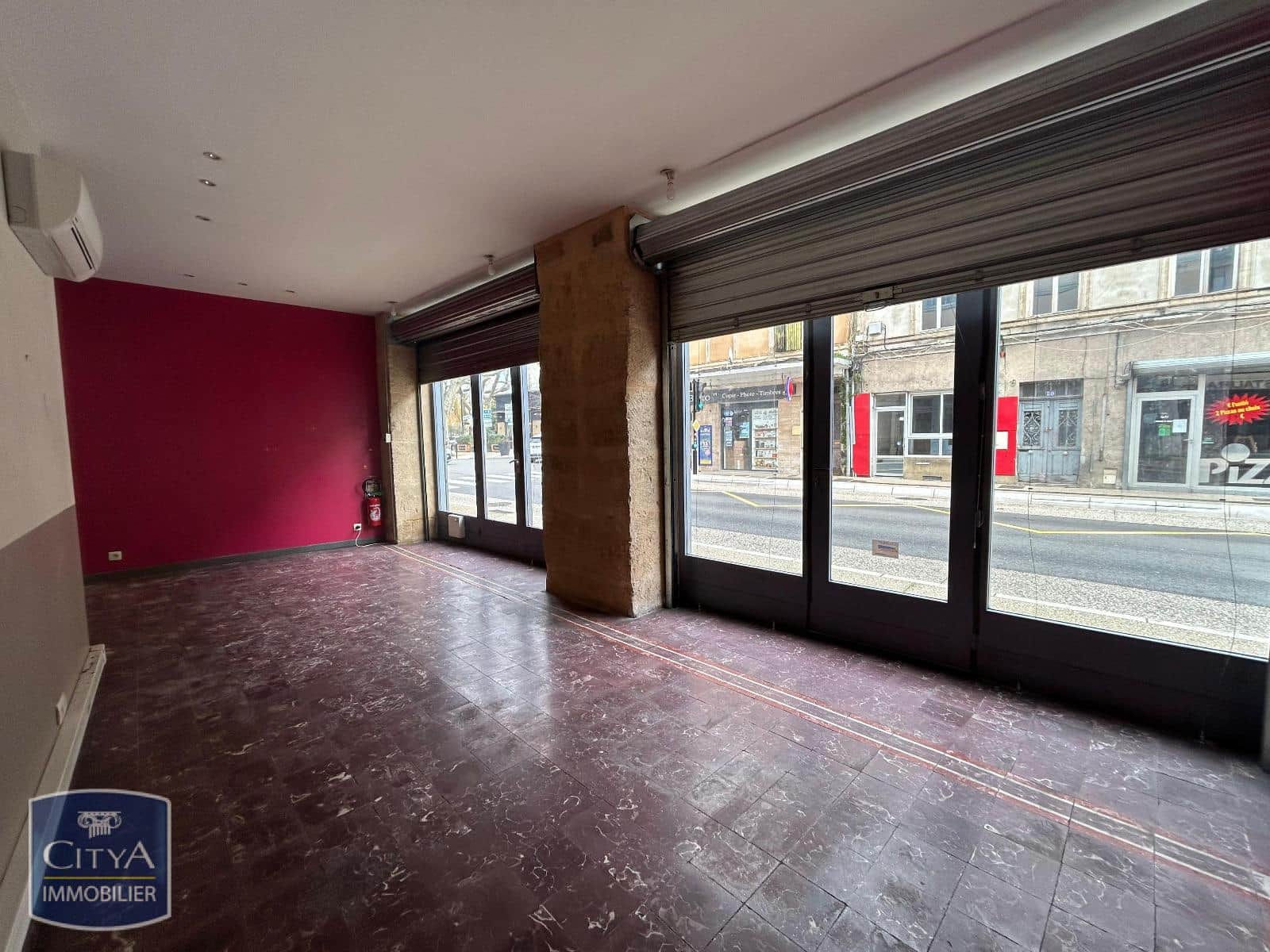 Local commercial · 41 m² · Location — photo 1