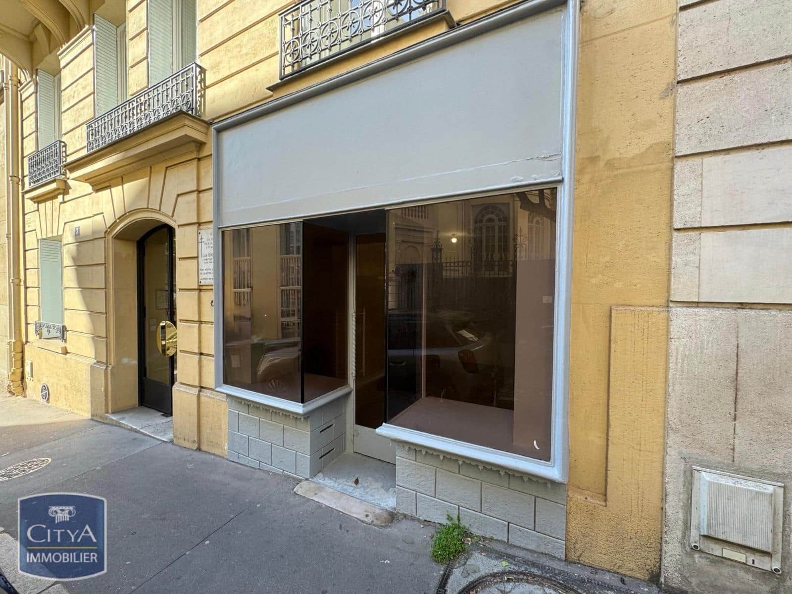 Local commercial · 34 m² · Location — photo 1