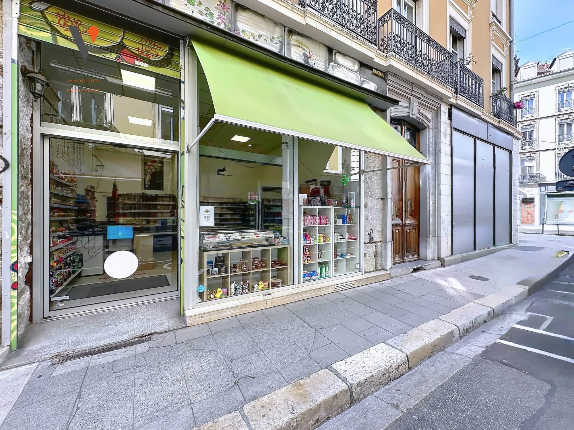 Local commercial · 54 m² · Location — photo 1