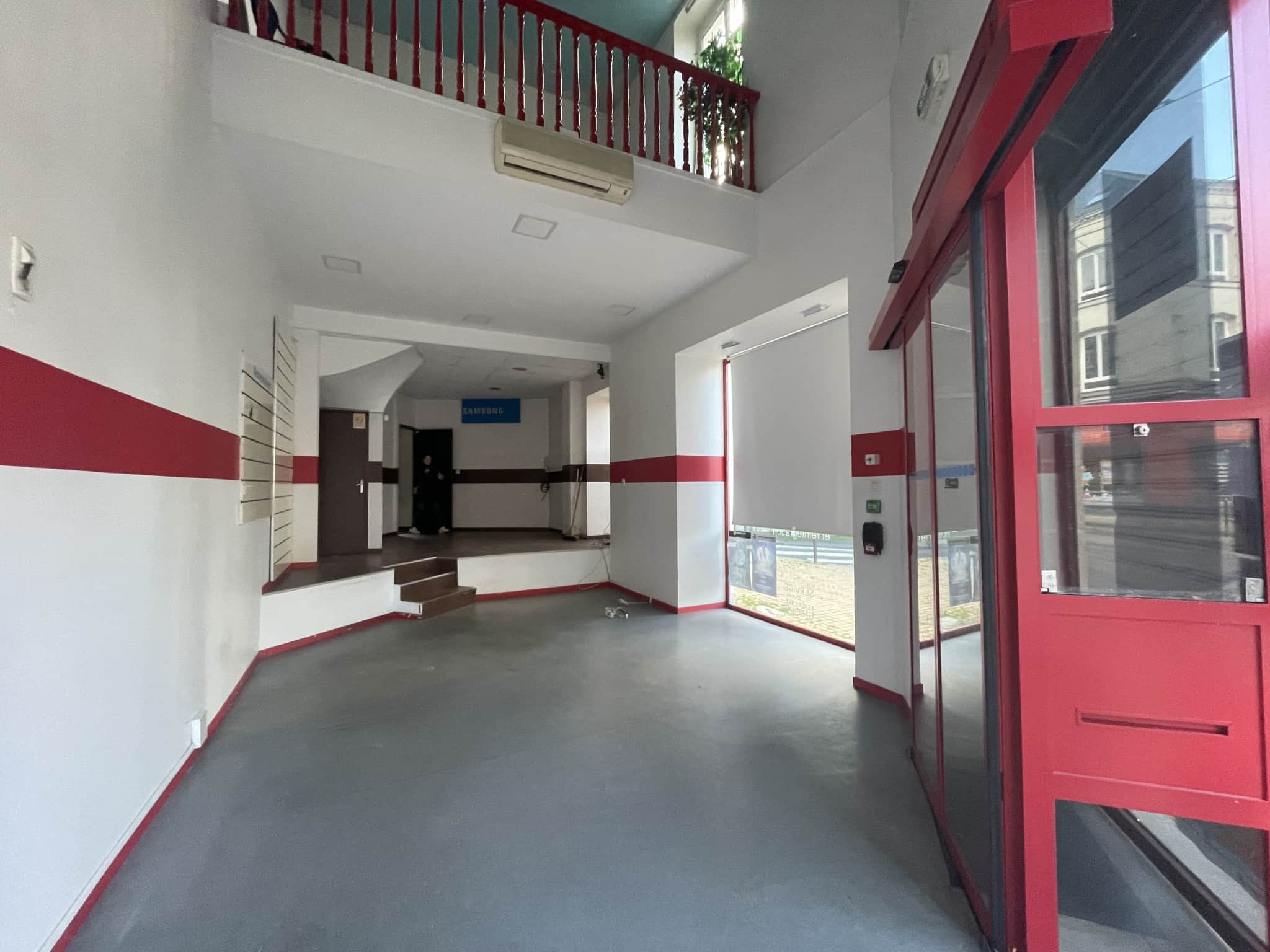 Local commercial · 80 m² · Location — photo 1