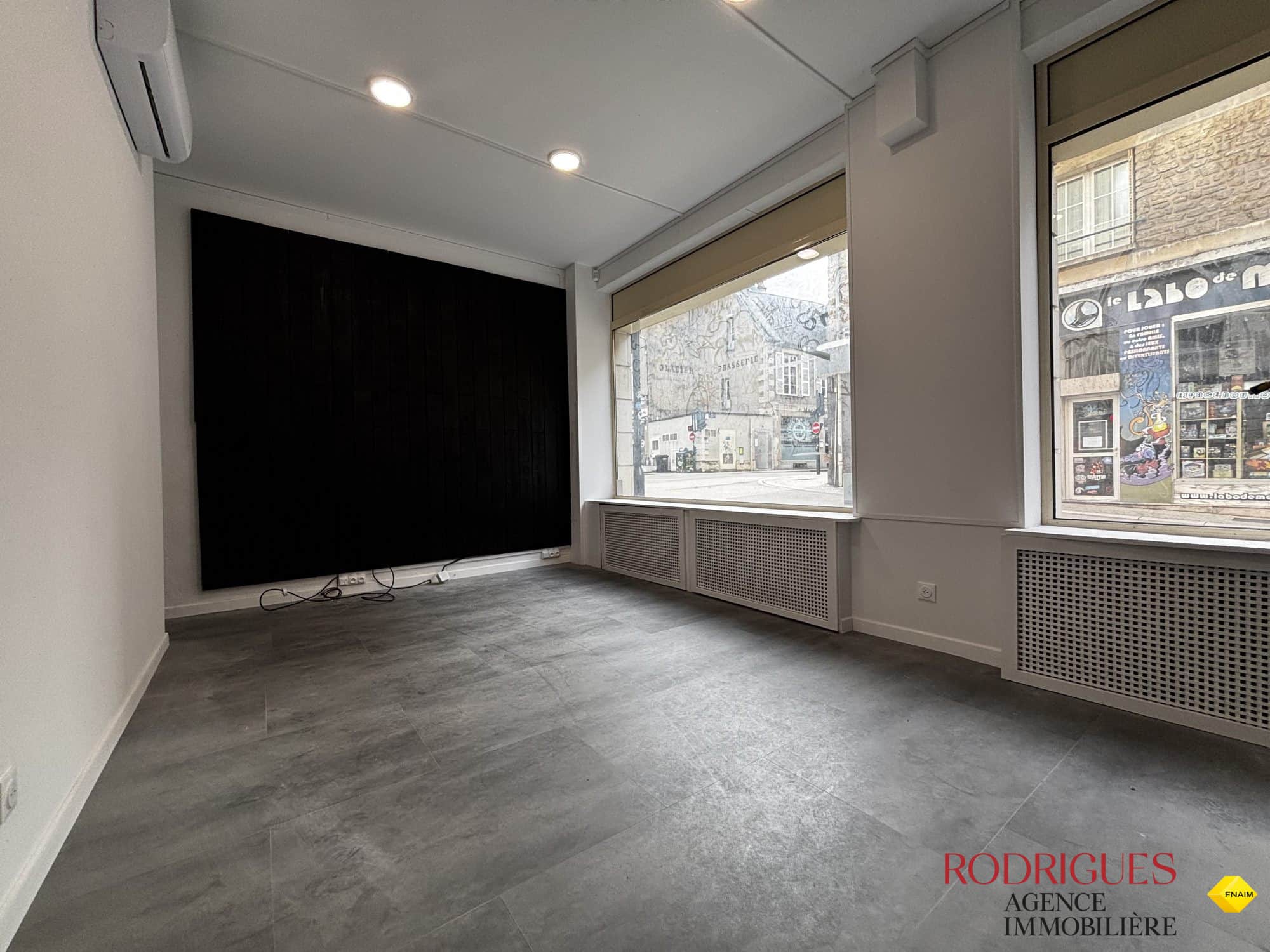 Local commercial · 75 m² · Achat des murs — photo 1