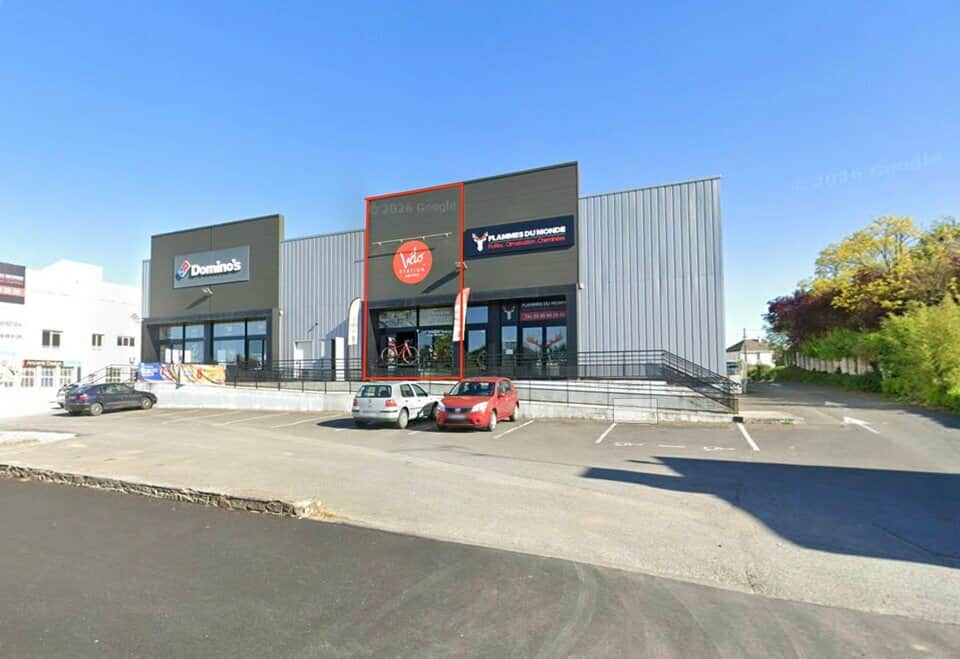 Local commercial · 137 m² · Location — photo 1