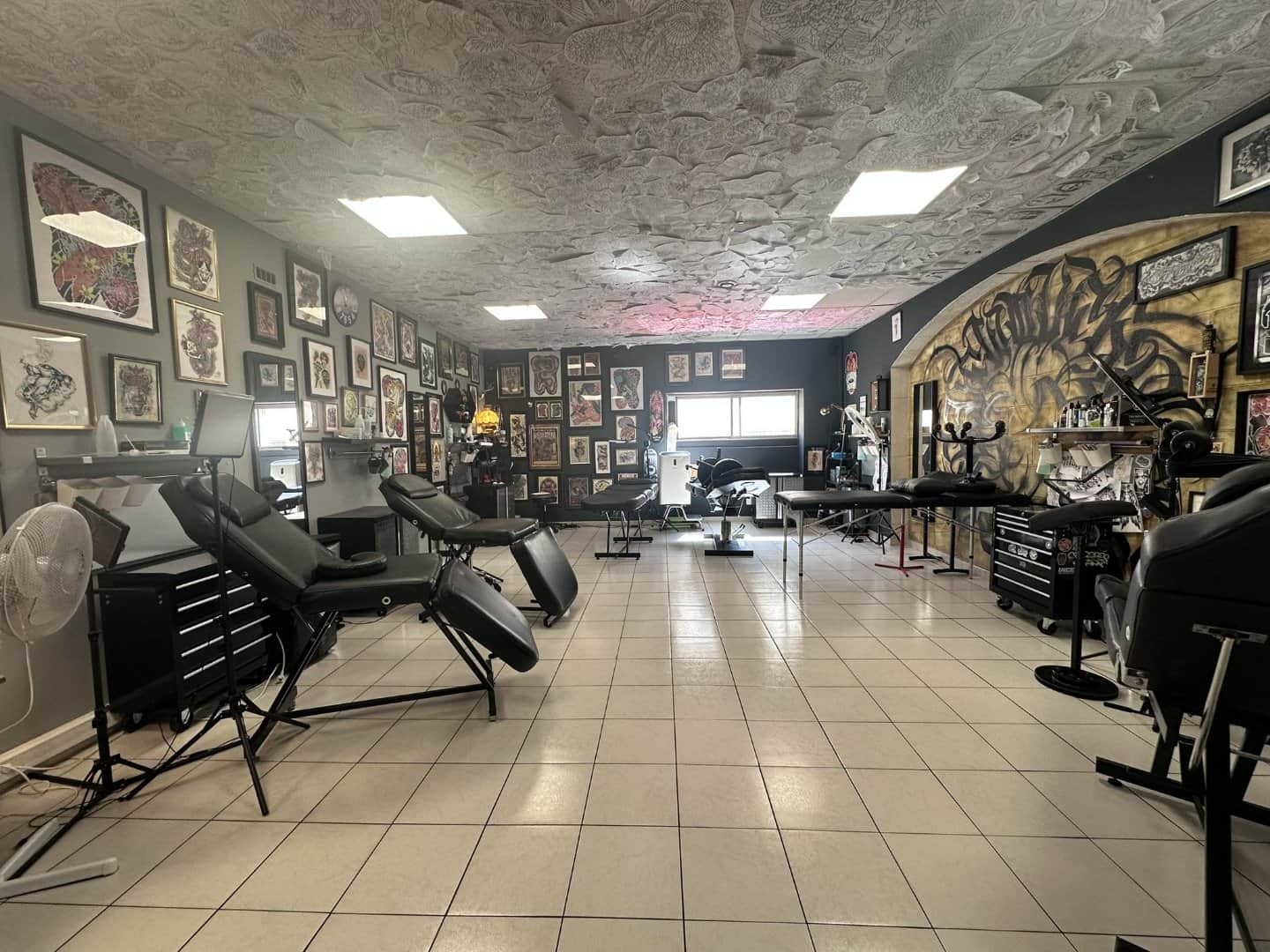 Local commercial · 92 m² · Location — photo 1