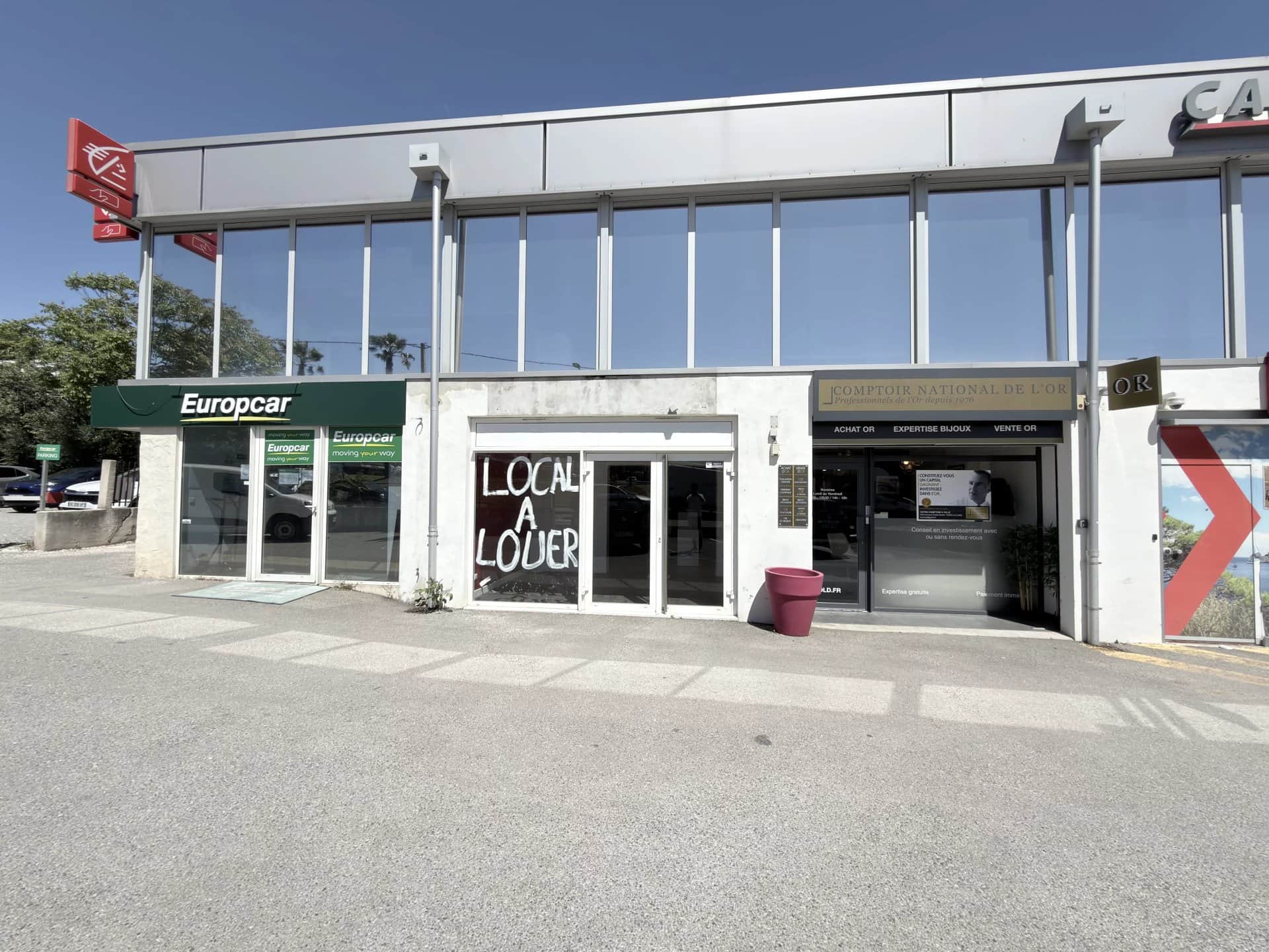 Local commercial · 70 m² · Location — photo 1