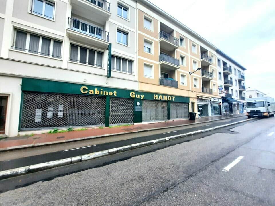 Local commercial · 199 m² · Location — photo 1