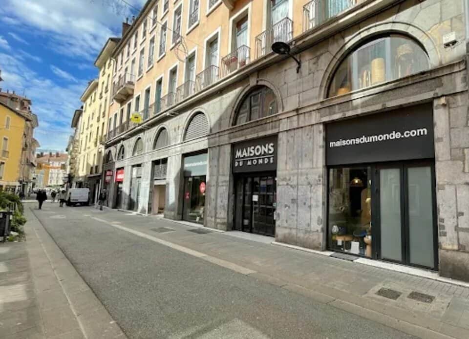 Local commercial · 900 m² · Location — photo 1