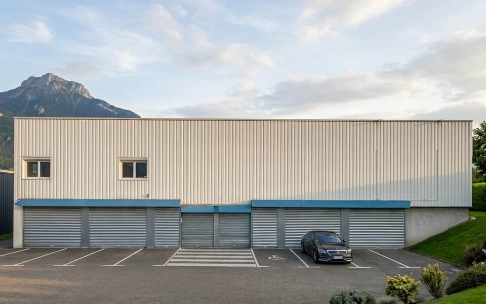 Local commercial · 637 m² · Location — photo 1
