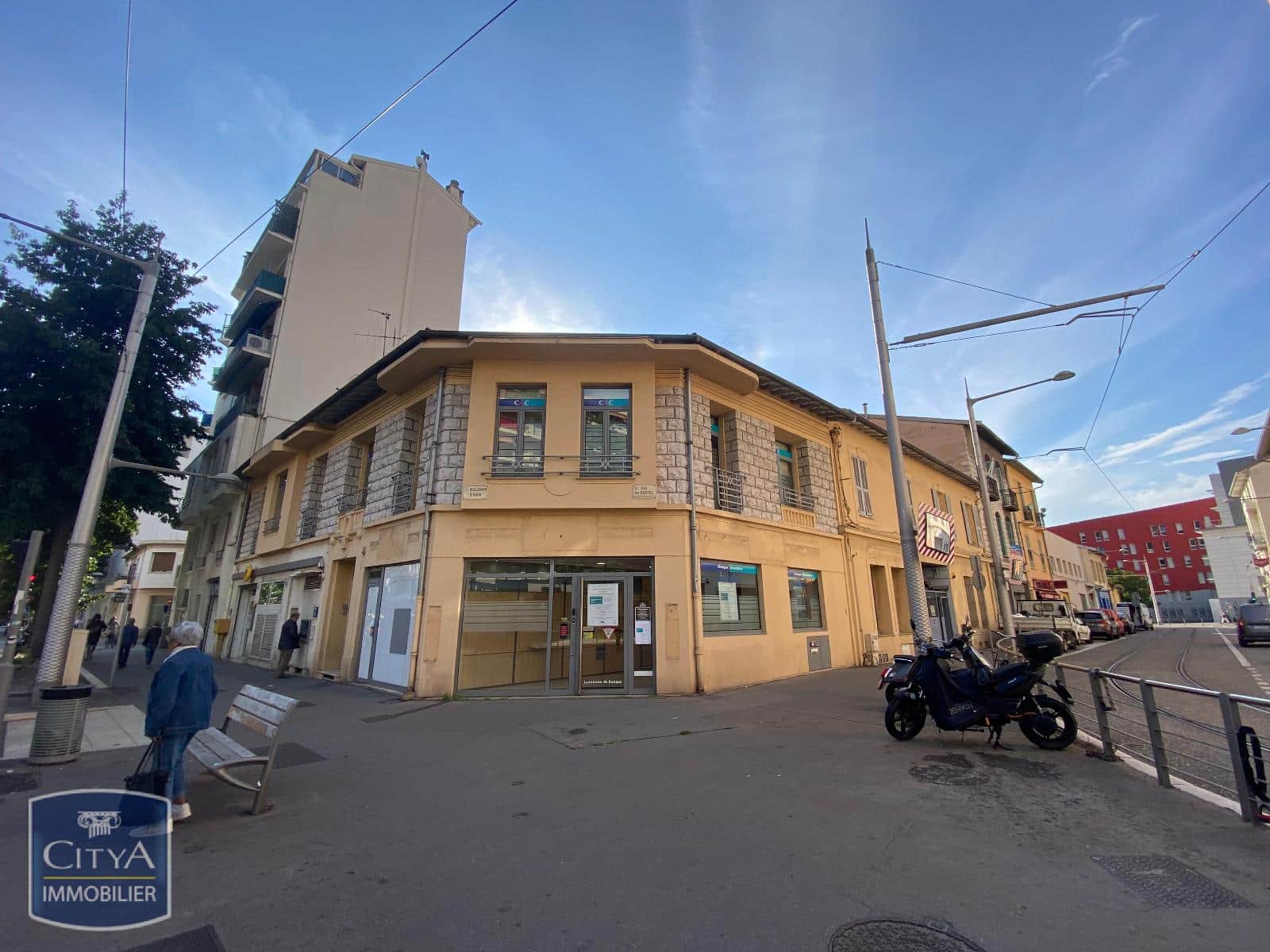 Local commercial · 179 m² · Location — photo 1