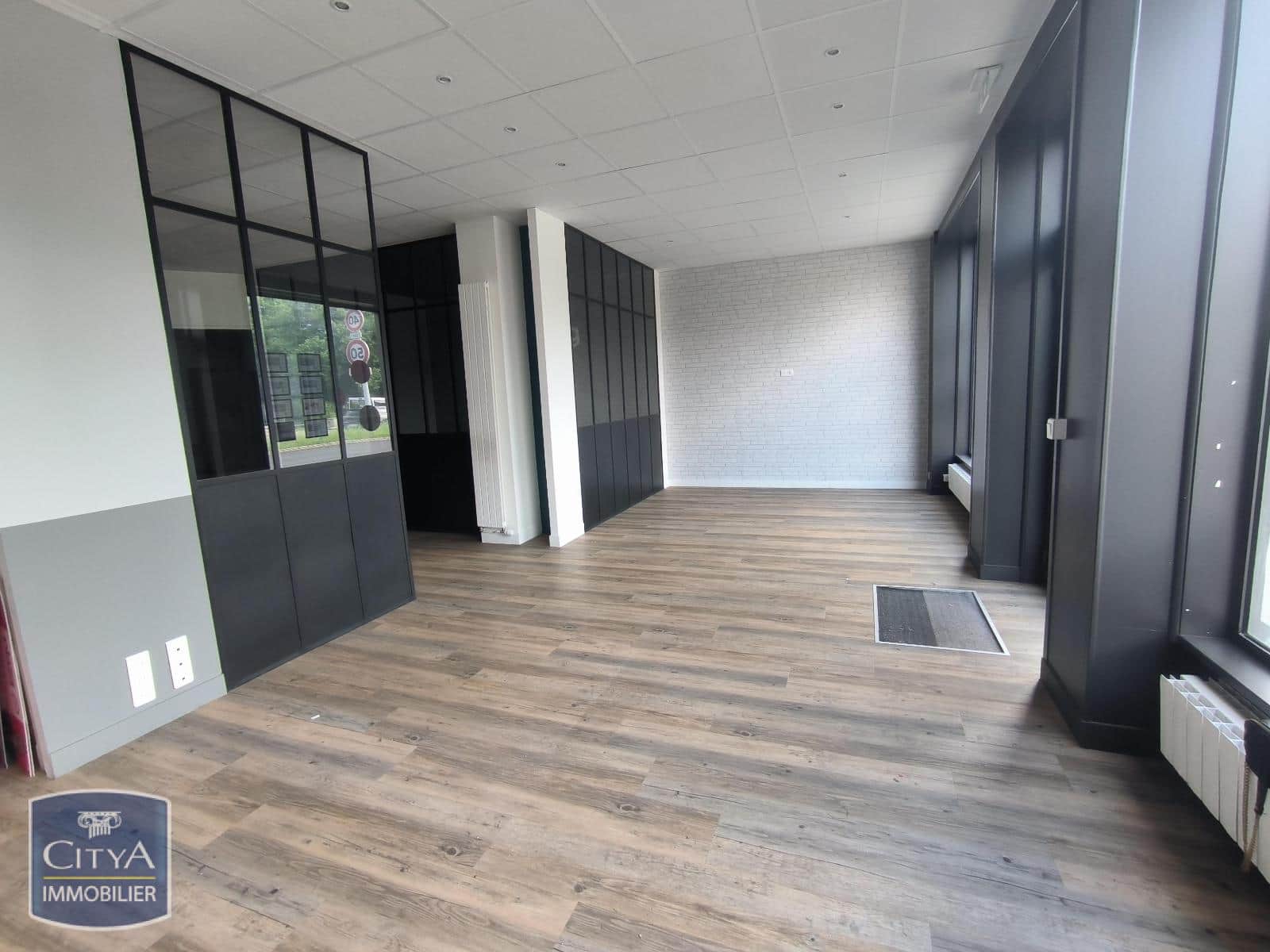 Local commercial · 90 m² · Location — photo 1