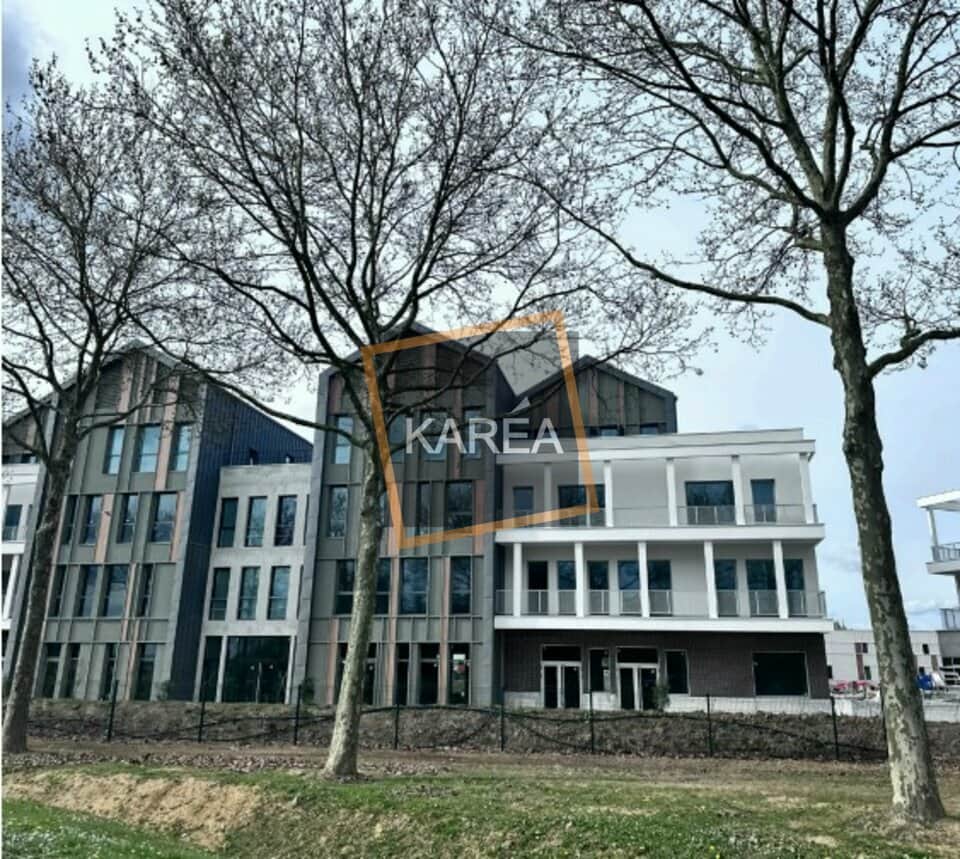 Local commercial · 248 m² · Location — photo 1
