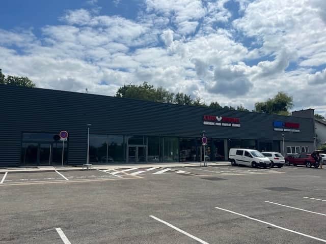 Local commercial · 346 m² · Location — photo 1