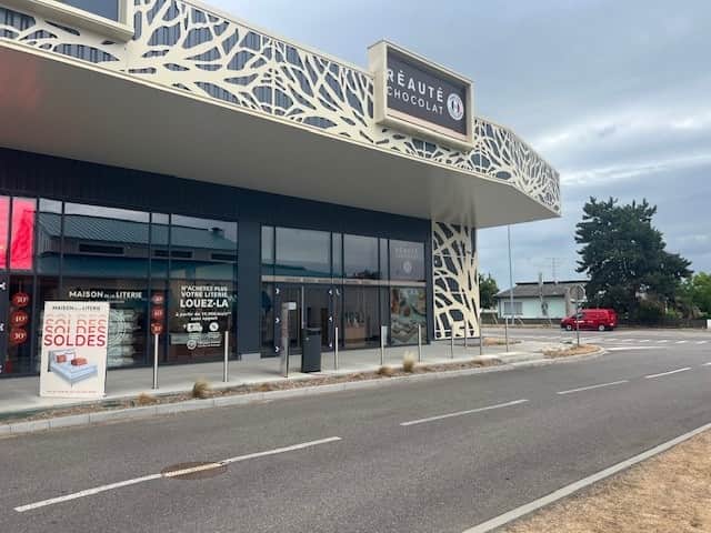 Local commercial · 320 m² · Location — photo 1