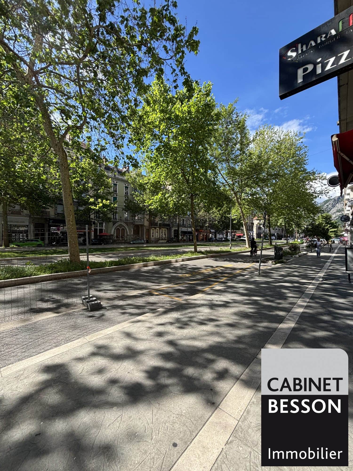 Local commercial · 33 m² · Location — photo 1