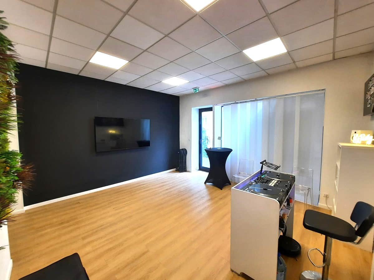 Local commercial · 96 m² · Location — photo 1