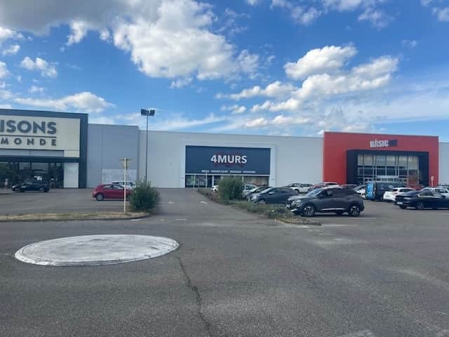 Local commercial · 1656 m² · Location — photo 1