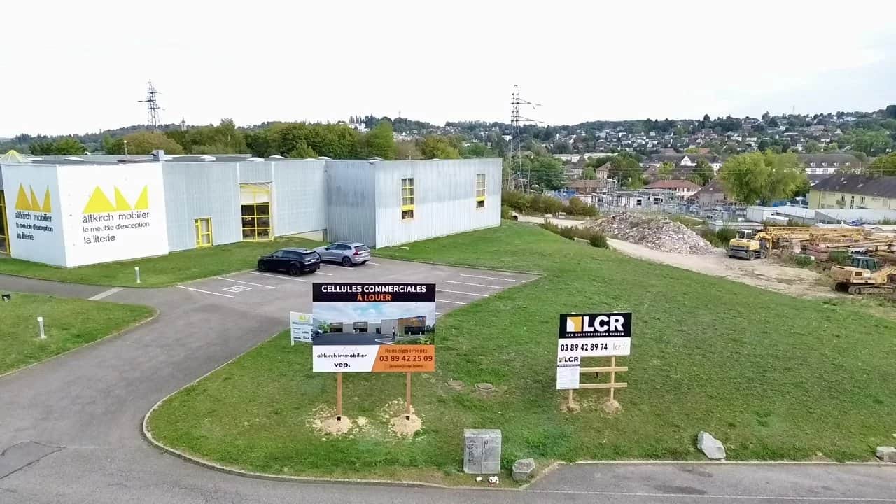 Local commercial · 272 m² · Location — photo 1
