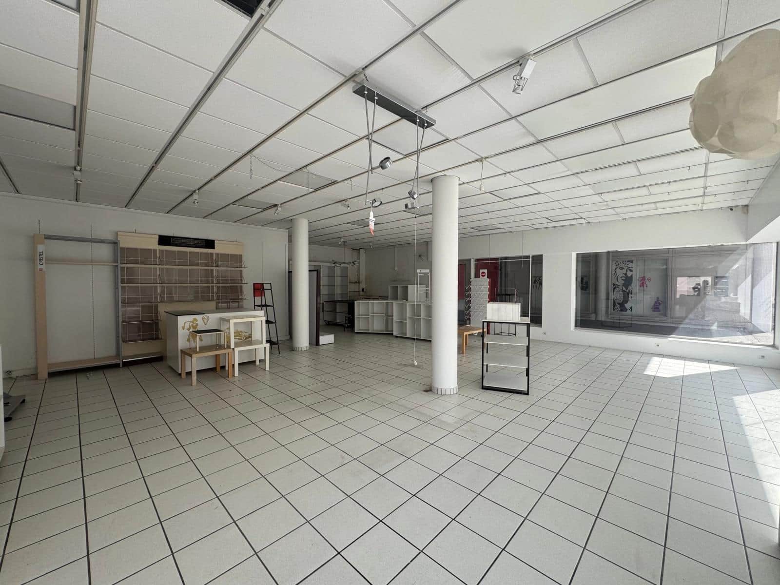 Local commercial · 339 m² · Location — photo 1