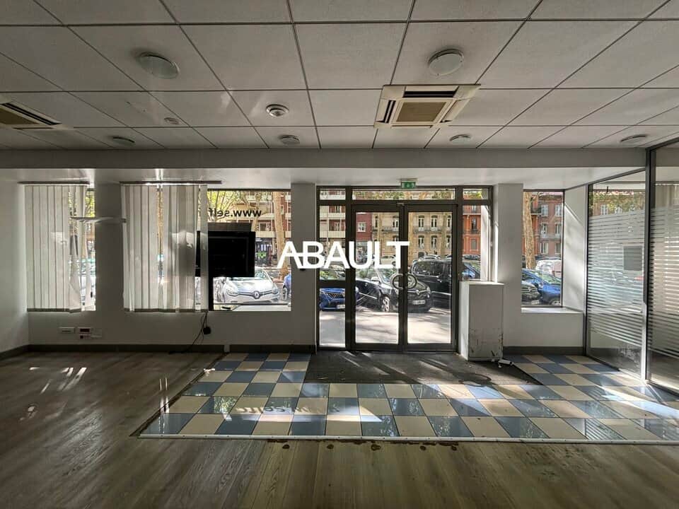 Local commercial · 104 m² · Cession de bail — photo 1