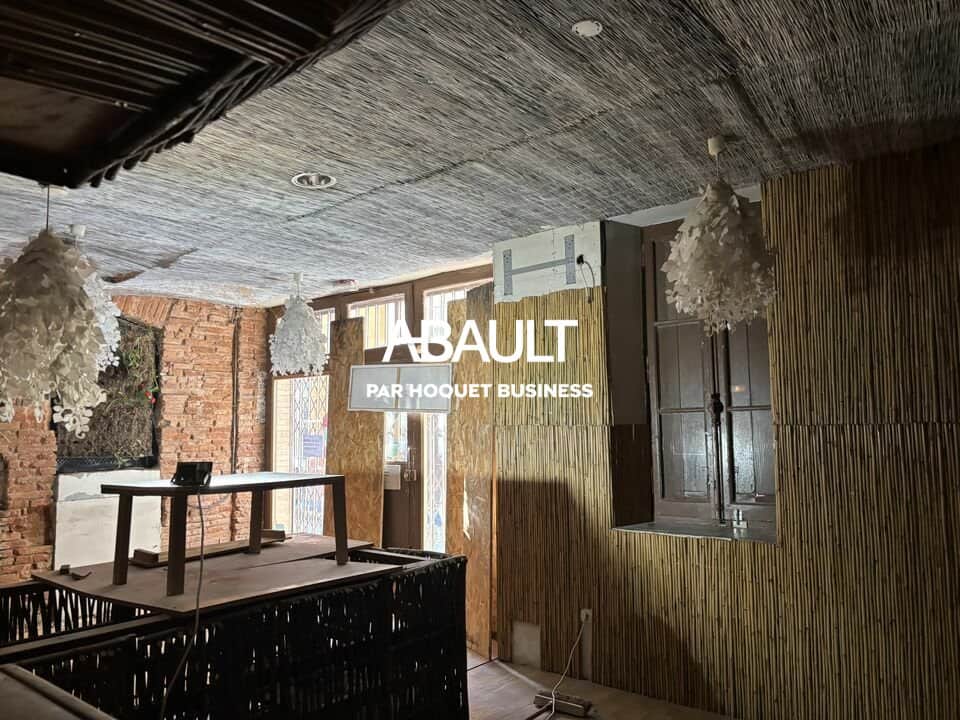 Local commercial · 68 m² · Location — photo 1