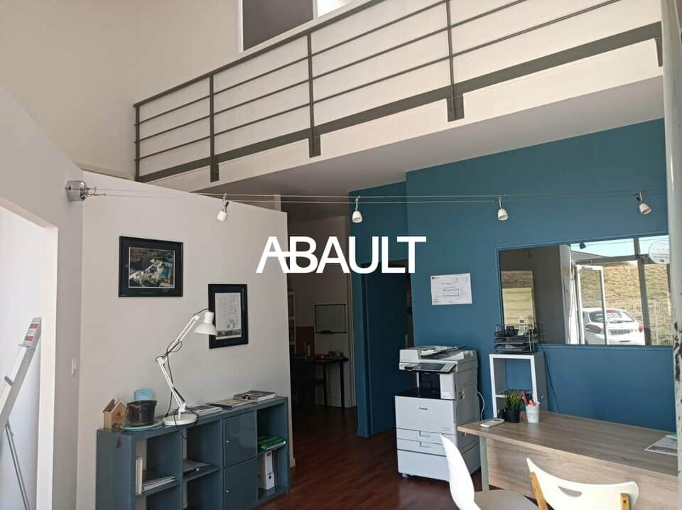 Local commercial · 93 m² · Location — photo 1