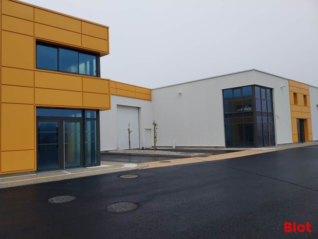 Local commercial · 454 m² · Location — photo 1