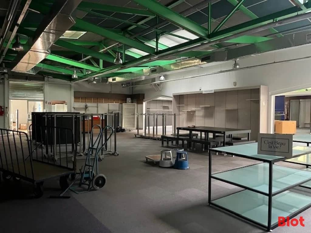 Local commercial · 1200 m² · Location — photo 1