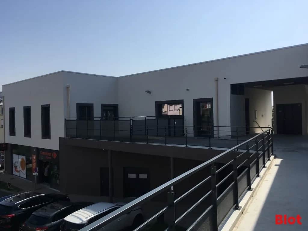 Local commercial · 157 m² · Achat des murs — photo 1
