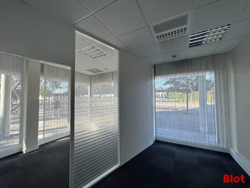 Local commercial · 70 m² · Location — photo 1