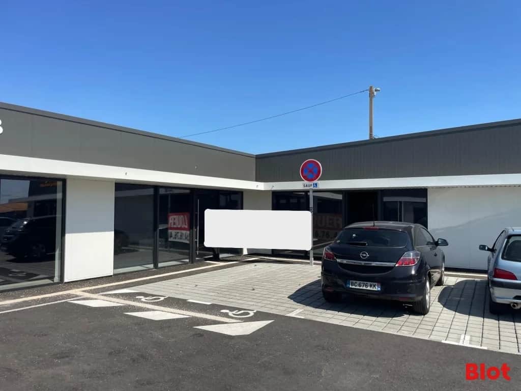 Local commercial · 324 m² · Location — photo 1