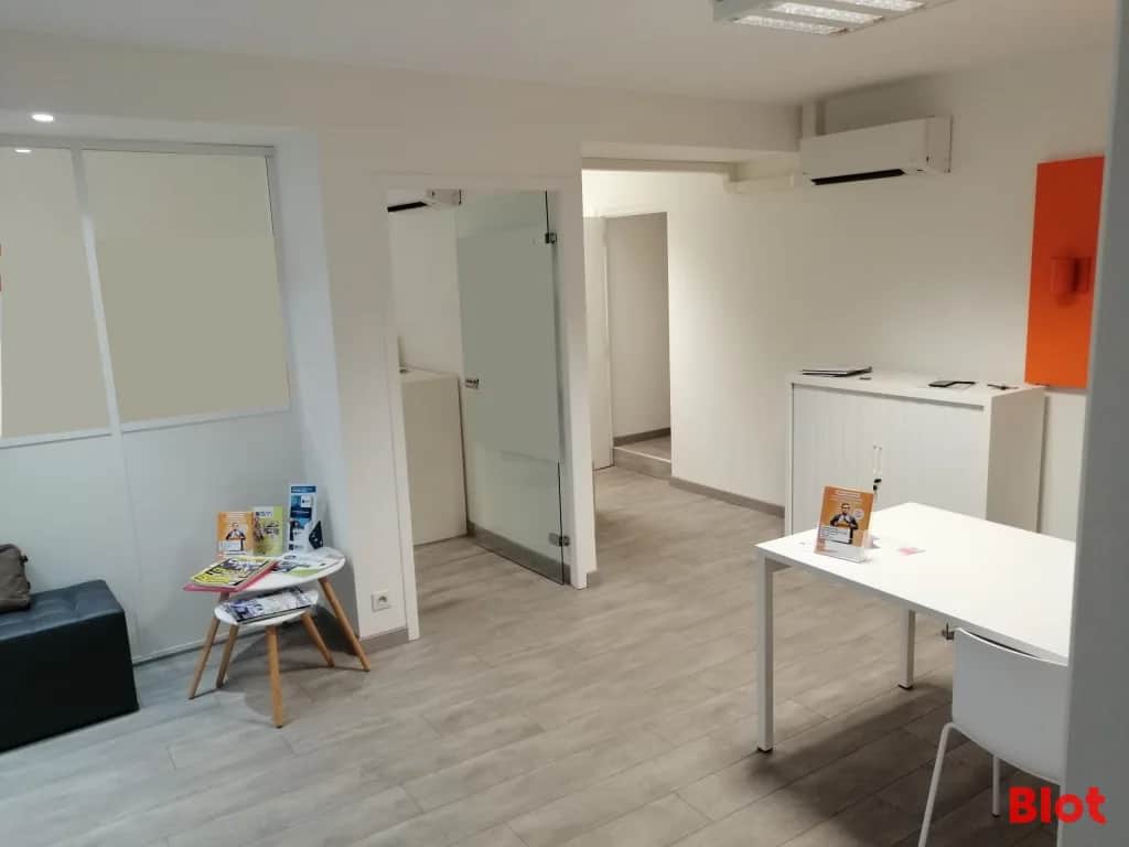 Local commercial · 80 m² · Location — photo 1