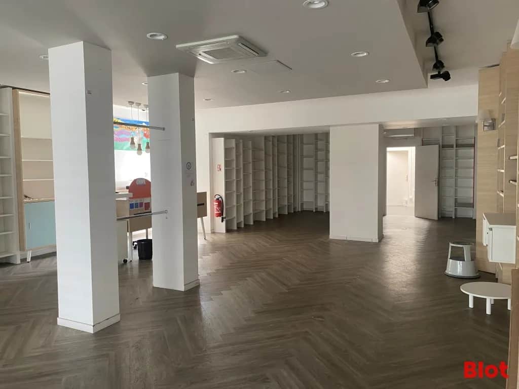 Local commercial · 175 m² · Location — photo 1