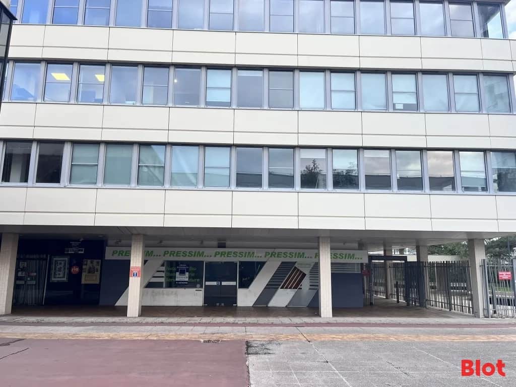 Local commercial · 134 m² · Achat des murs — photo 1