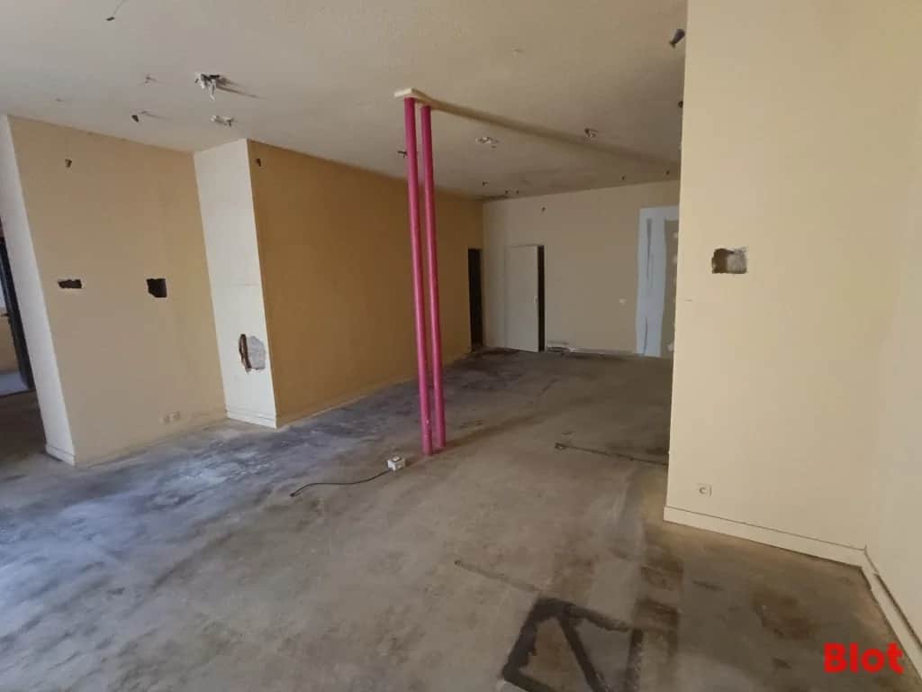Local commercial · 90 m² · Location — photo 1