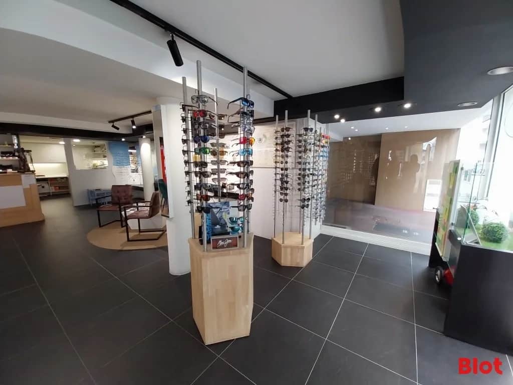 Local commercial · 89 m² · Location — photo 1