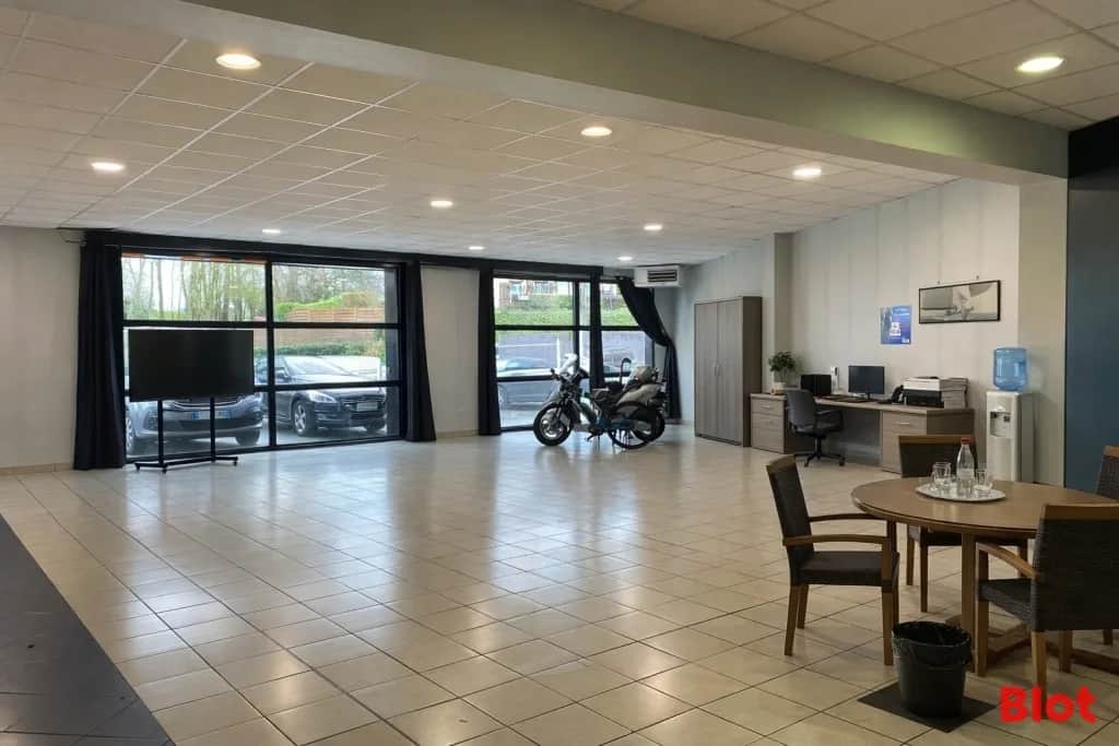 Local commercial · 180 m² · Location — photo 1