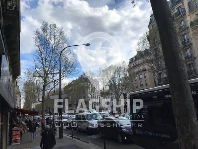 Local commercial · 64 m² · Location — photo 1