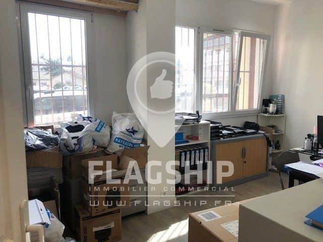 Local commercial · 145 m² · Achat des murs — photo 1