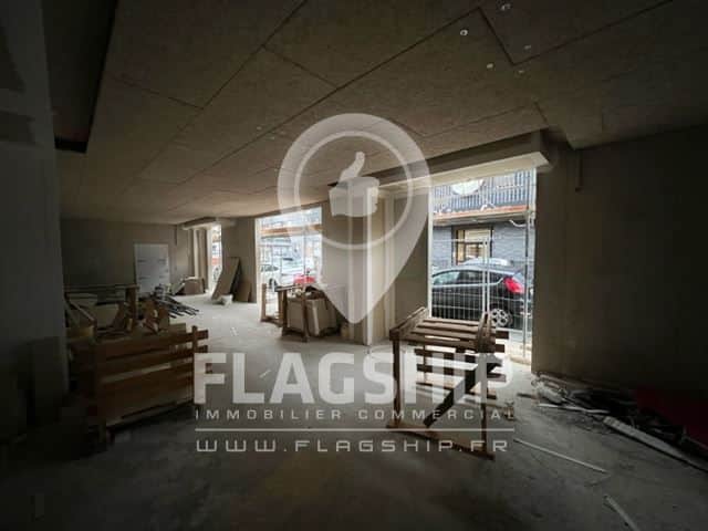 Local commercial · 159 m² · Achat des murs — photo 1