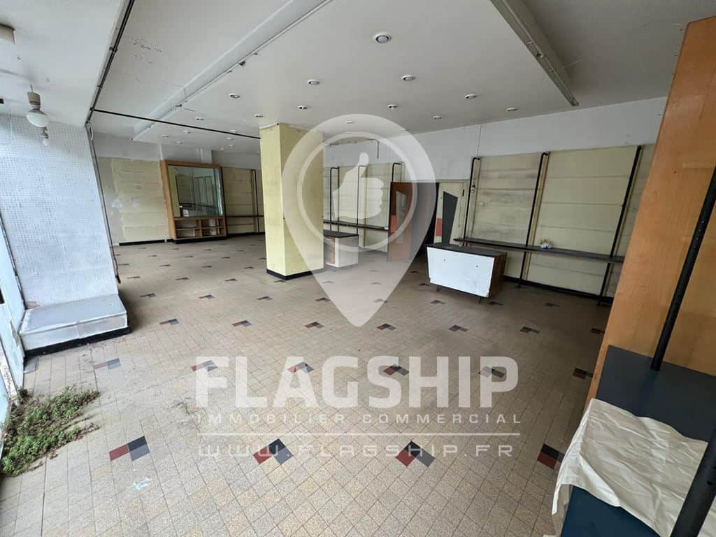 Local commercial · 272 m² · Location — photo 1
