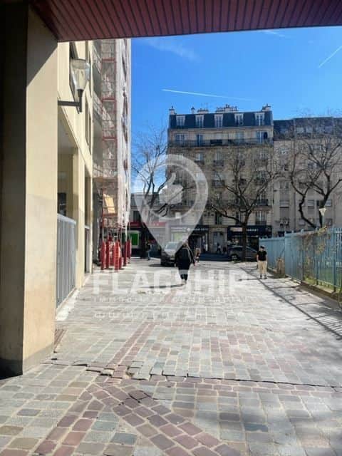 Local commercial · 42 m² · Achat des murs — photo 1