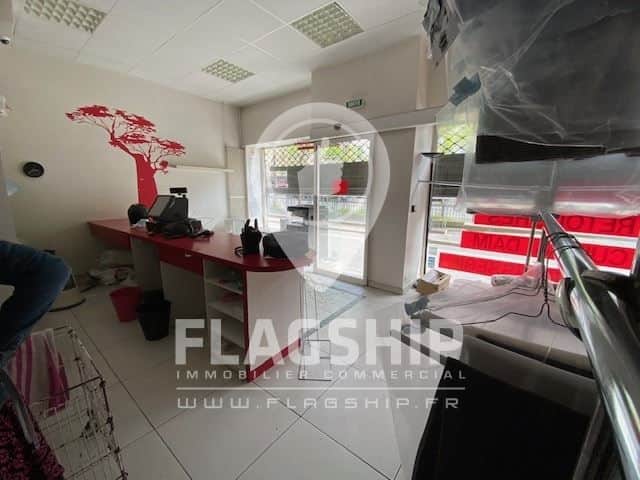 Local commercial · 73 m² · Location — photo 1