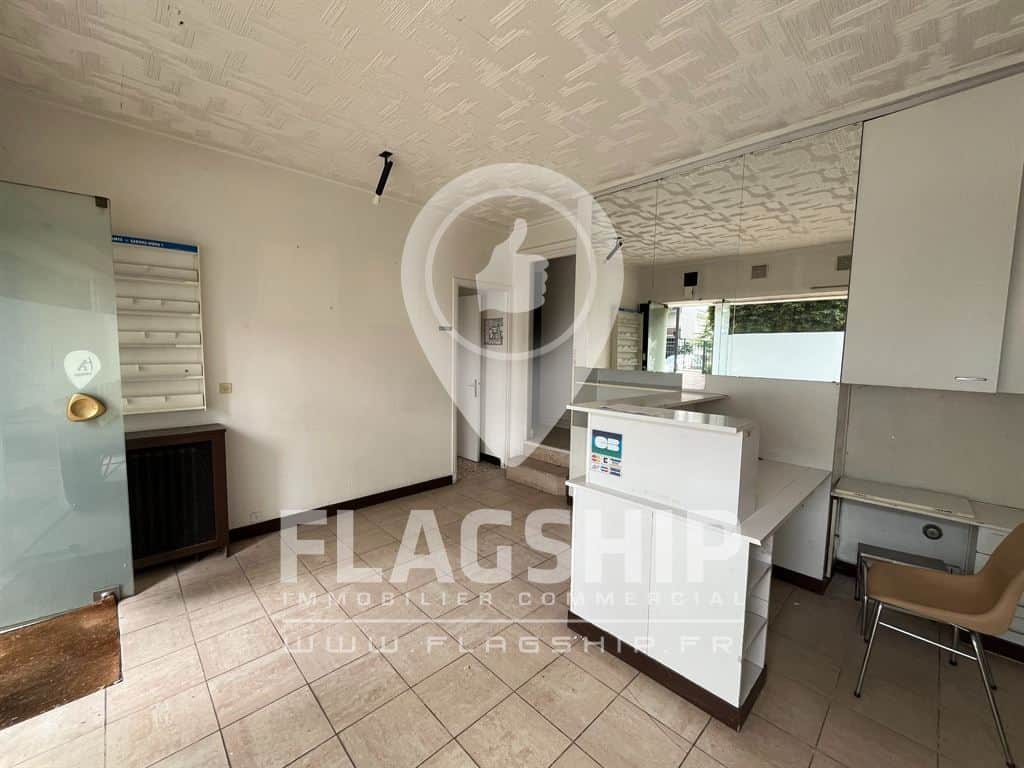 Local commercial · 100 m² · Achat des murs — photo 1