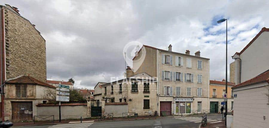 Local commercial · 301 m² · Location — photo 1