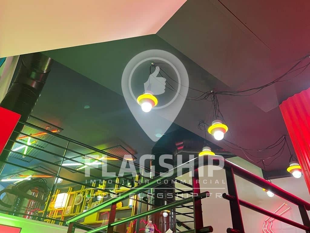 Local commercial · 137 m² · Cession de bail — photo 1