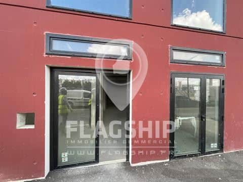 Local commercial · 152 m² · Location — photo 1
