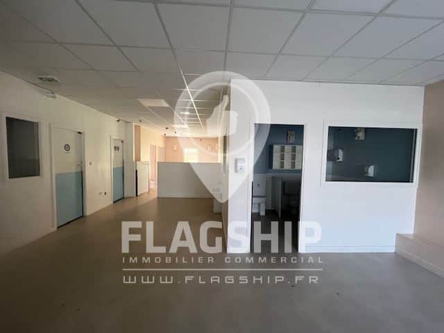 Local commercial · 125 m² · Location — photo 1