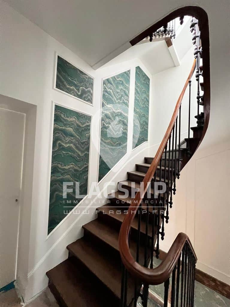 Local commercial · 210 m² · Achat des murs — photo 1
