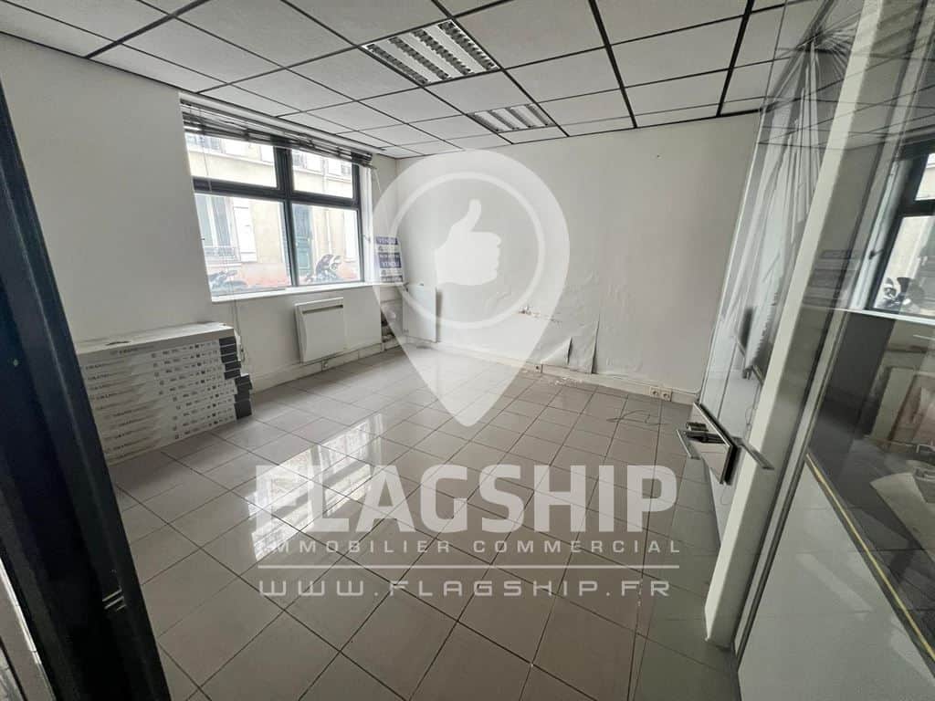Local commercial · 48 m² · Achat des murs — photo 1