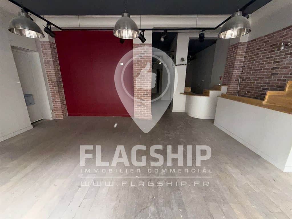 Local commercial · 115 m² · Location — photo 1