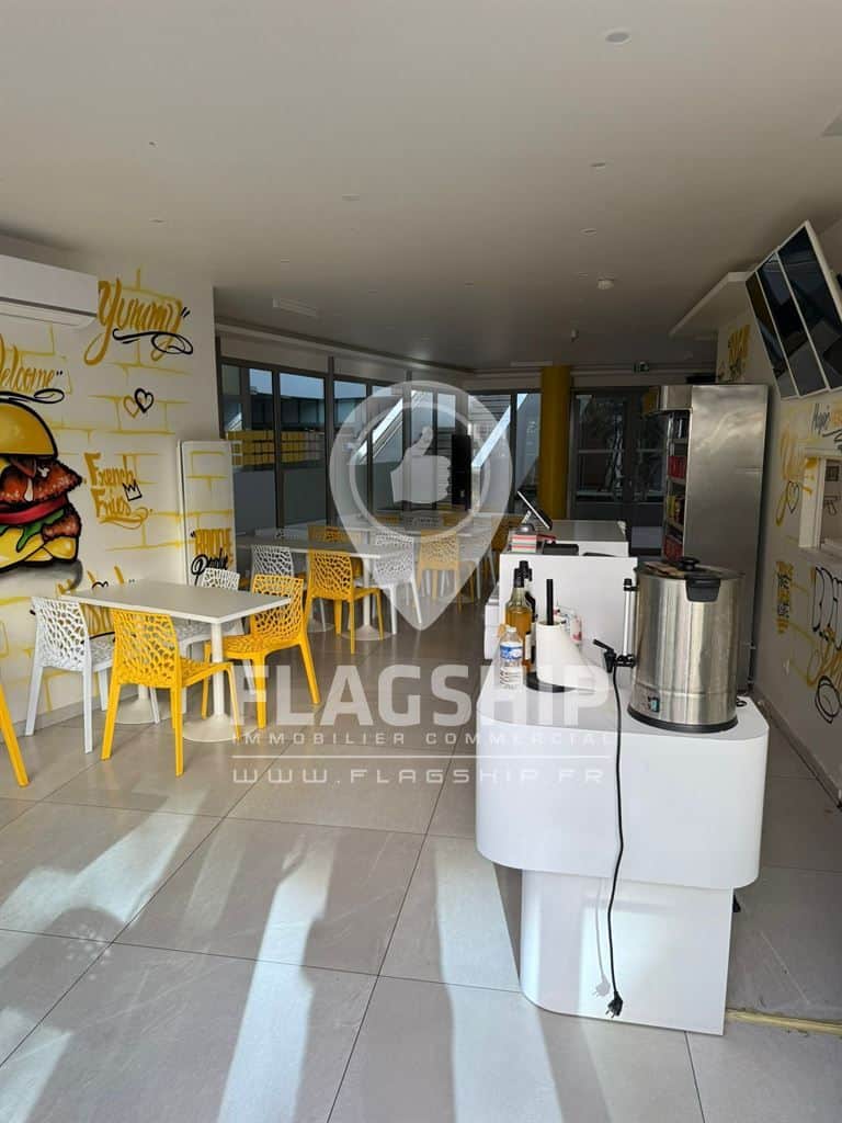 Local commercial · 107 m² · Cession de bail — photo 1